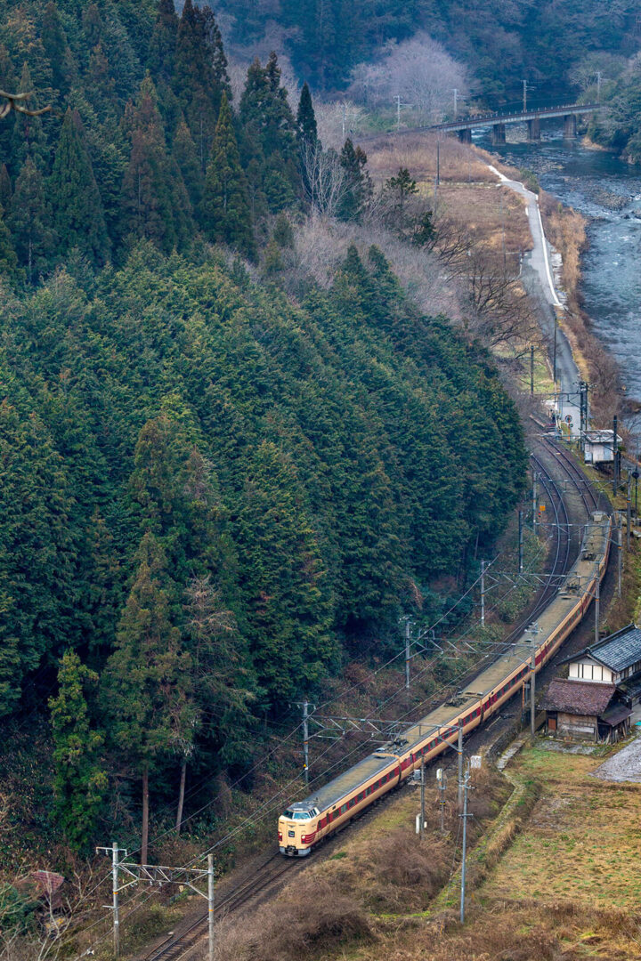 伯備線　やくも　国鉄色　381系