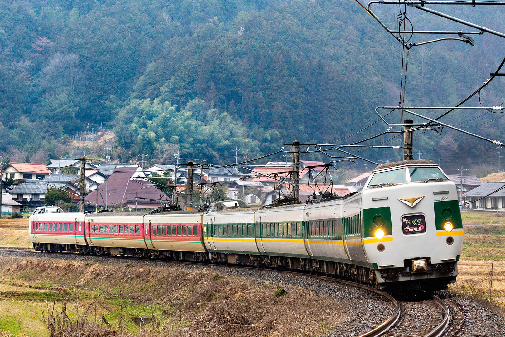 伯備線　緑やくも　381系