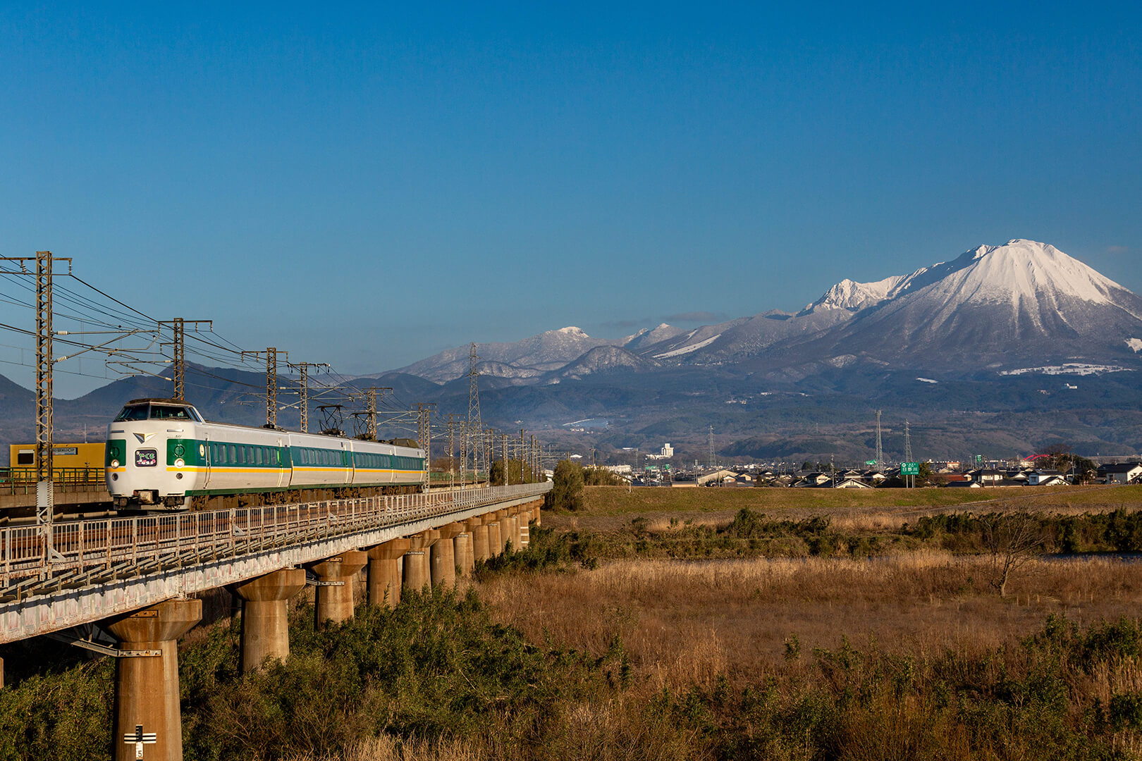 伯備線　緑やくも　381系